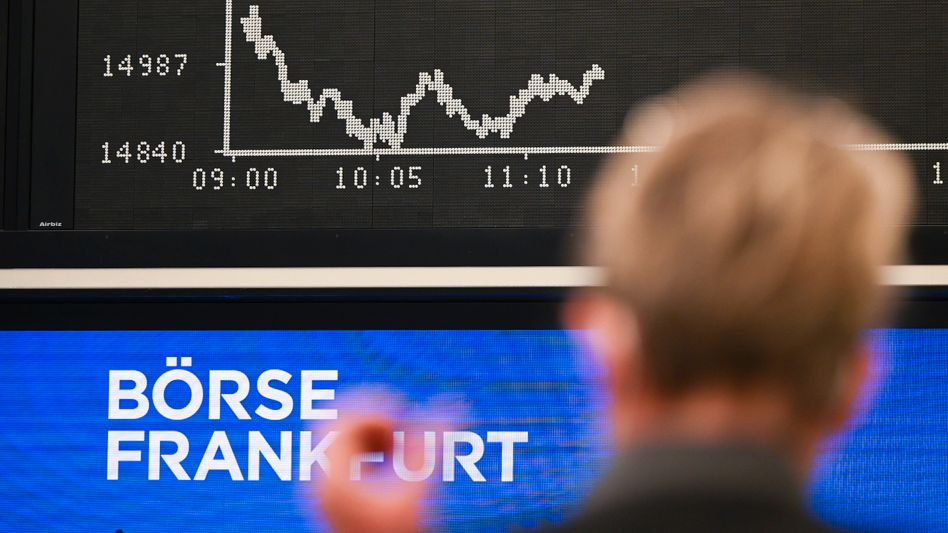 Frankfurt DAX Closes Lower Than 24,000 Points Frankfurt DAX Closes Lower Than 24,000 Points
