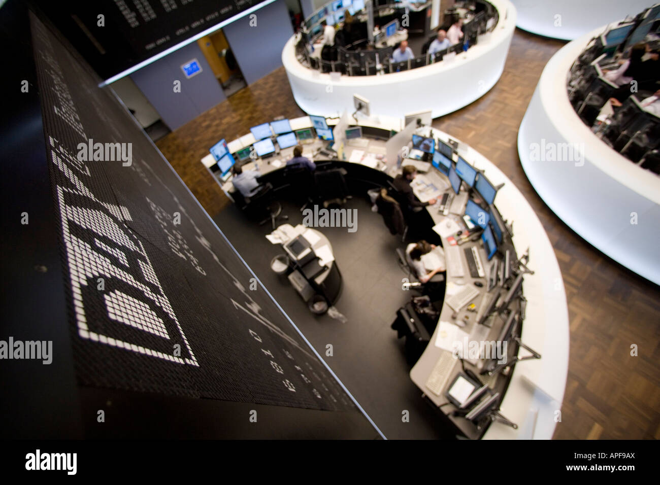 Frankfurt Stock Exchange: DAX Ends Trading Below 24,000 Frankfurt Stock Exchange: DAX Ends Trading Below 24,000
