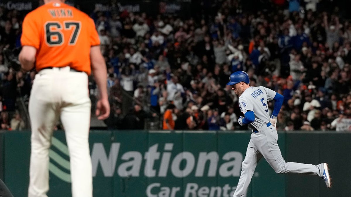 Freeman And Kim Home Runs Lead Dodgers To Victory Over Giants Freeman And Kim Home Runs Lead Dodgers To Victory Over Giants