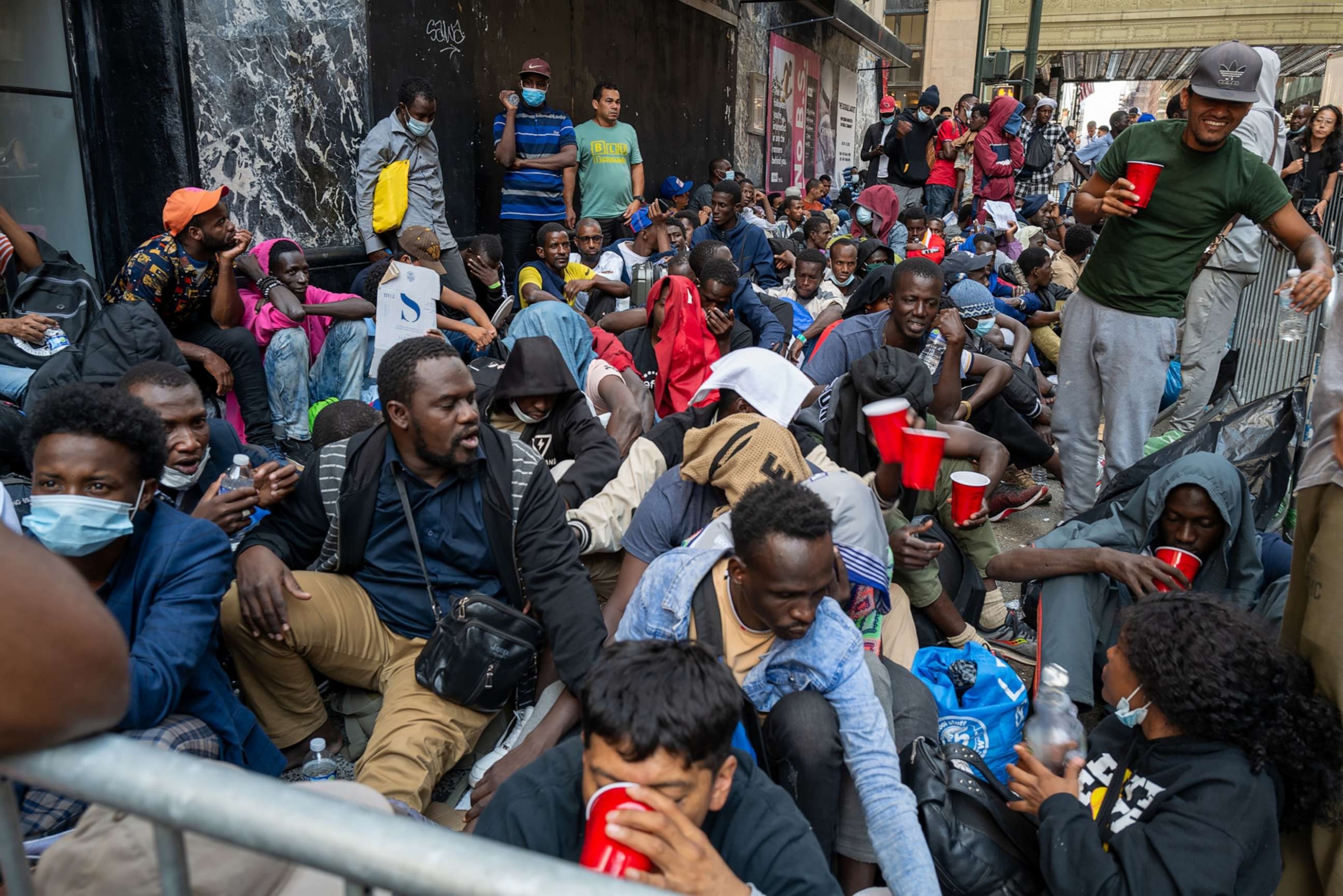 French Right's Migrant Policy Under Scrutiny: The Île De Ré Controversy French Right's Migrant Policy Under Scrutiny: The Île De Ré Controversy