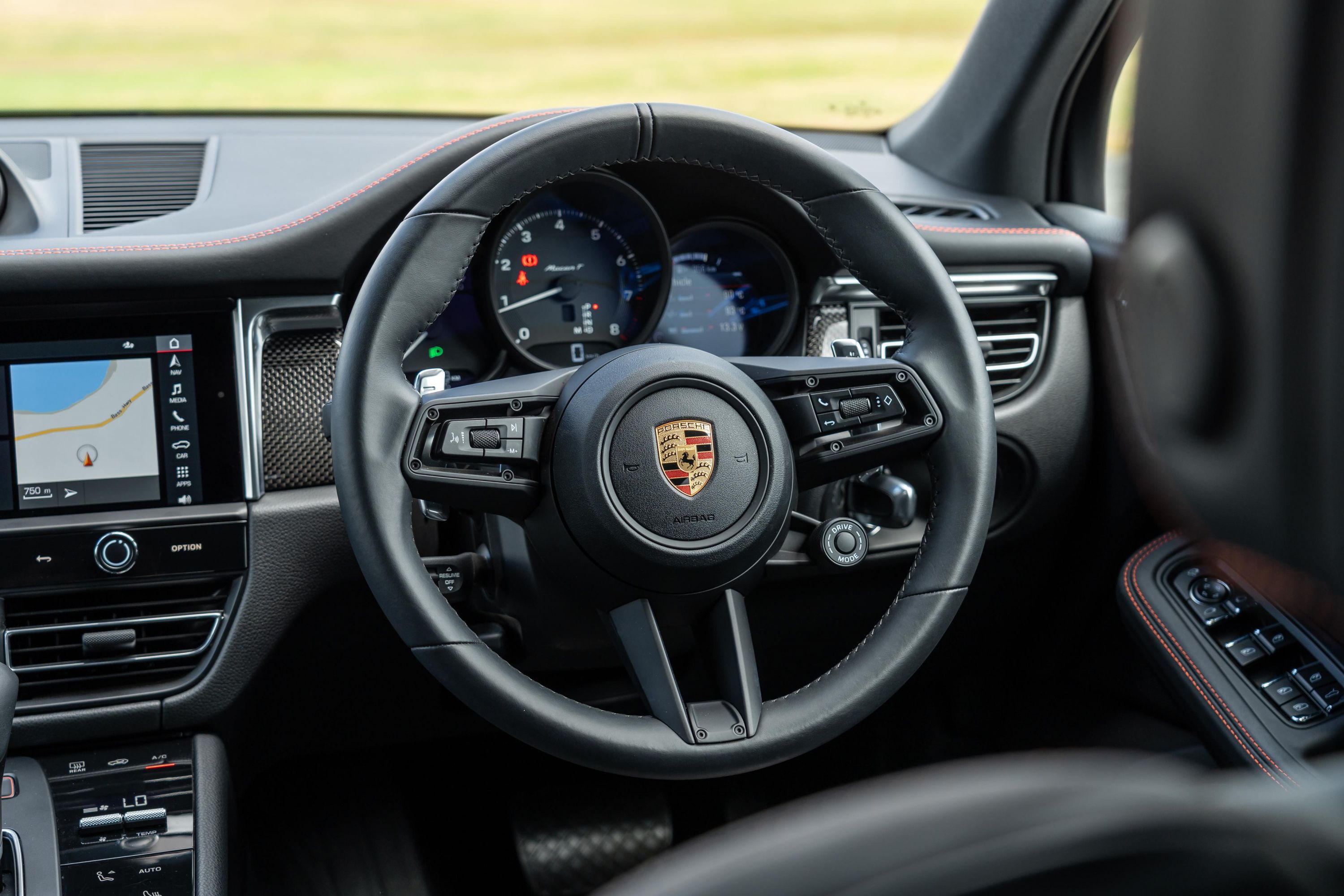 Fyrsta Rafmagnsútgáfa Porsche Macan: Yfirlit Og Eiginleikar Fyrsta Rafmagnsútgáfa Porsche Macan: Yfirlit Og Eiginleikar