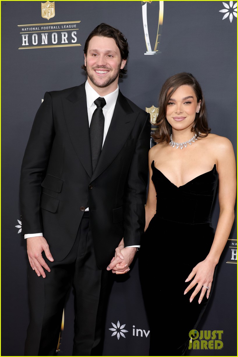 Hailee Steinfeld And Josh Allen: Public Appearances And Relationship Status Hailee Steinfeld And Josh Allen: Public Appearances And Relationship Status