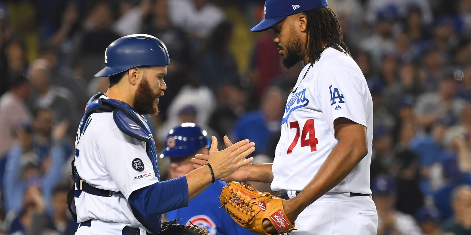 Happ's Walk-Off Delivers Cubs Victory Over Dodgers Happ's Walk-Off Delivers Cubs Victory Over Dodgers