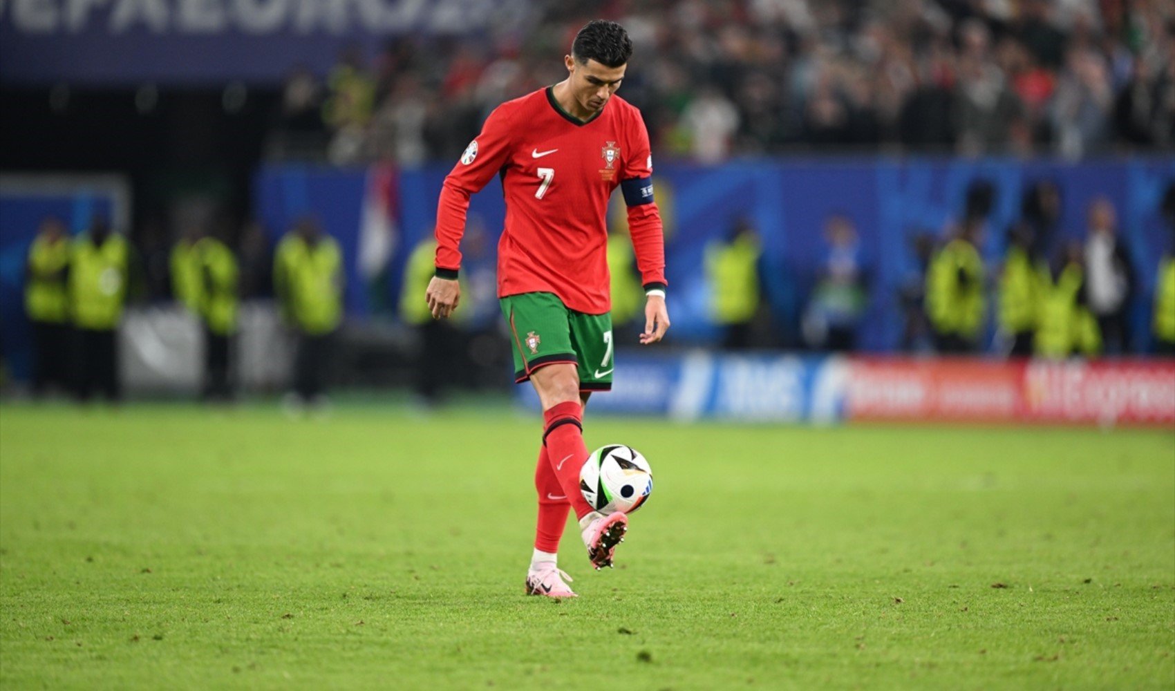 Hasselbaink'ten Şok İddia: Ronaldo, 2026 Dünya Kupası'nda Oynamamalı