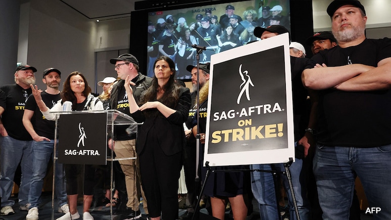 Hollywood Shut Down: Actors And Writers On Strike – What It Means For Film And TV Hollywood Shut Down: Actors And Writers On Strike – What It Means For Film And TV