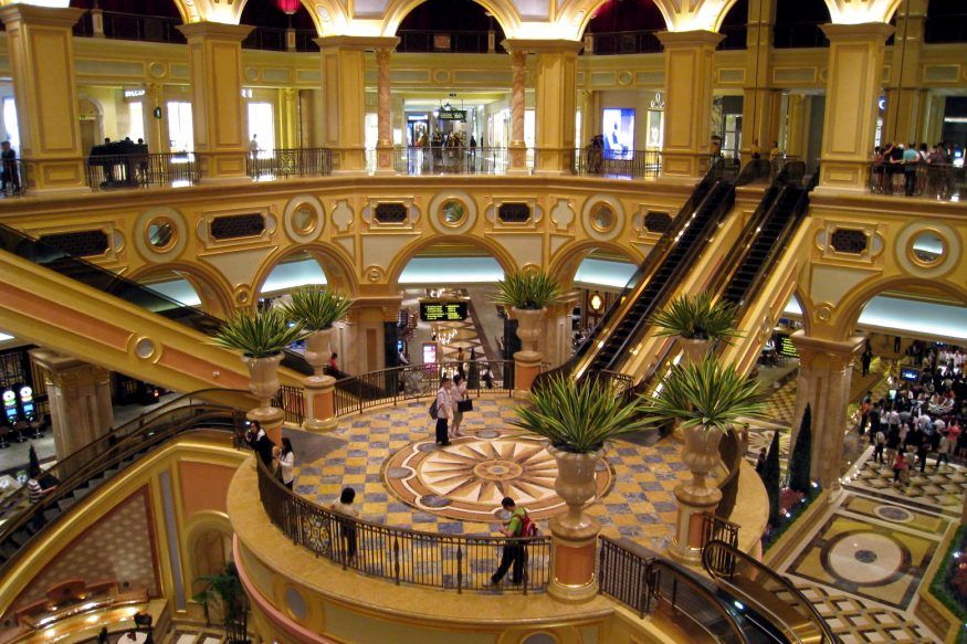 Hollywood's Impact On Casino Design And Atmosphere Hollywood's Impact On Casino Design And Atmosphere