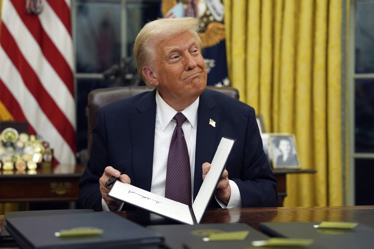 How Trump's Executive Orders Affected The Transgender Community: A Personal Account How Trump's Executive Orders Affected The Transgender Community: A Personal Account