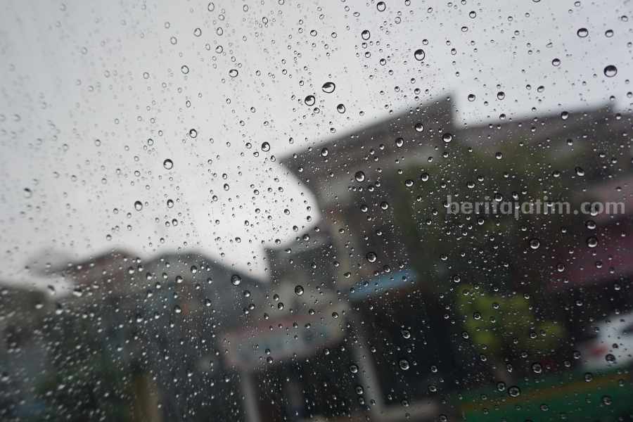 Hujan Di Semarang Pukul 1 Siang? Prakiraan Cuaca Lengkap Jawa Tengah 26 Maret Hujan Di Semarang Pukul 1 Siang? Prakiraan Cuaca Lengkap Jawa Tengah 26 Maret