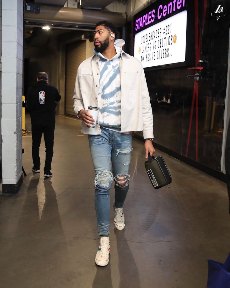 In-Depth LA Lakers Coverage On VAVEL United States In-Depth LA Lakers Coverage On VAVEL United States