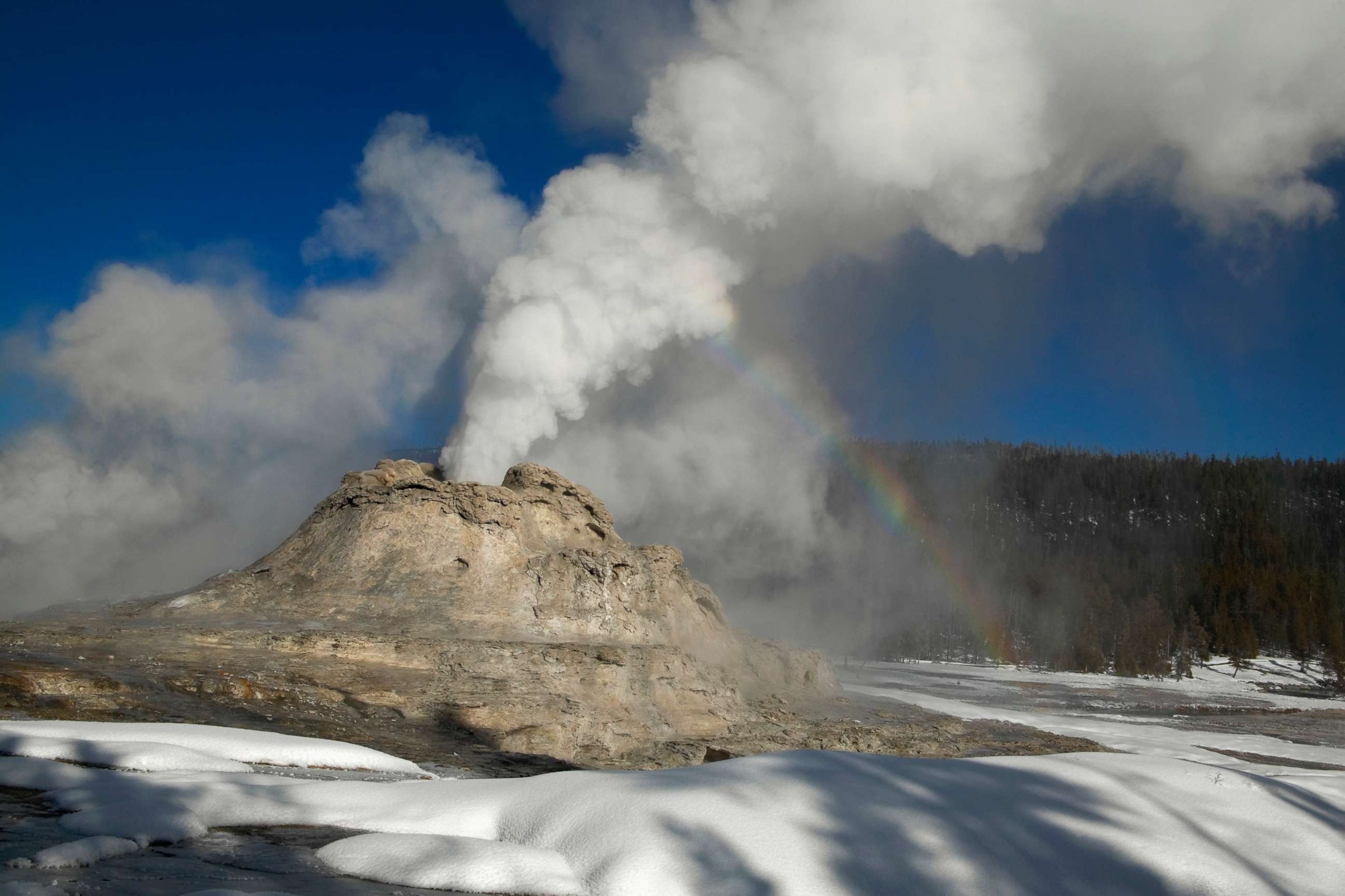 Investigating The Yellowstone Magma Reservoir: Implications For Volcanic Forecasting Investigating The Yellowstone Magma Reservoir: Implications For Volcanic Forecasting
