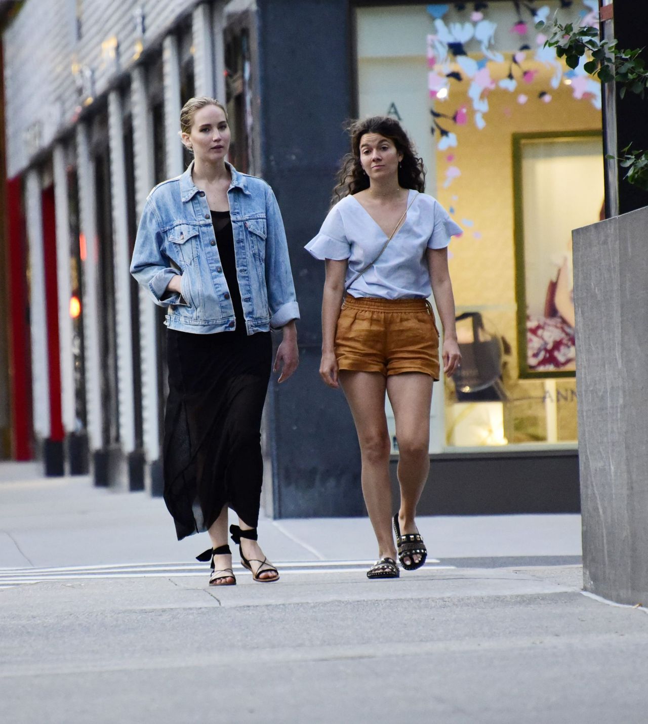 Jennifer Lawrence And Husband Enjoy A Casual Stroll: New Photos Jennifer Lawrence And Husband Enjoy A Casual Stroll: New Photos