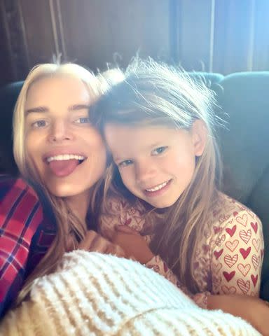 Jessica Simpson And Birdie's Matching Yellow Swimsuits: A Cute Twin Moment Jessica Simpson And Birdie's Matching Yellow Swimsuits: A Cute Twin Moment