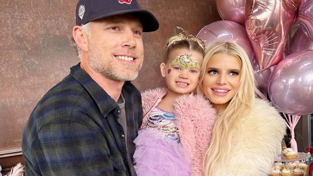 Jessica Simpson's Daughter Birdie, 6, Twins With Mom In Adorable Yellow Swimsuits Jessica Simpson's Daughter Birdie, 6, Twins With Mom In Adorable Yellow Swimsuits