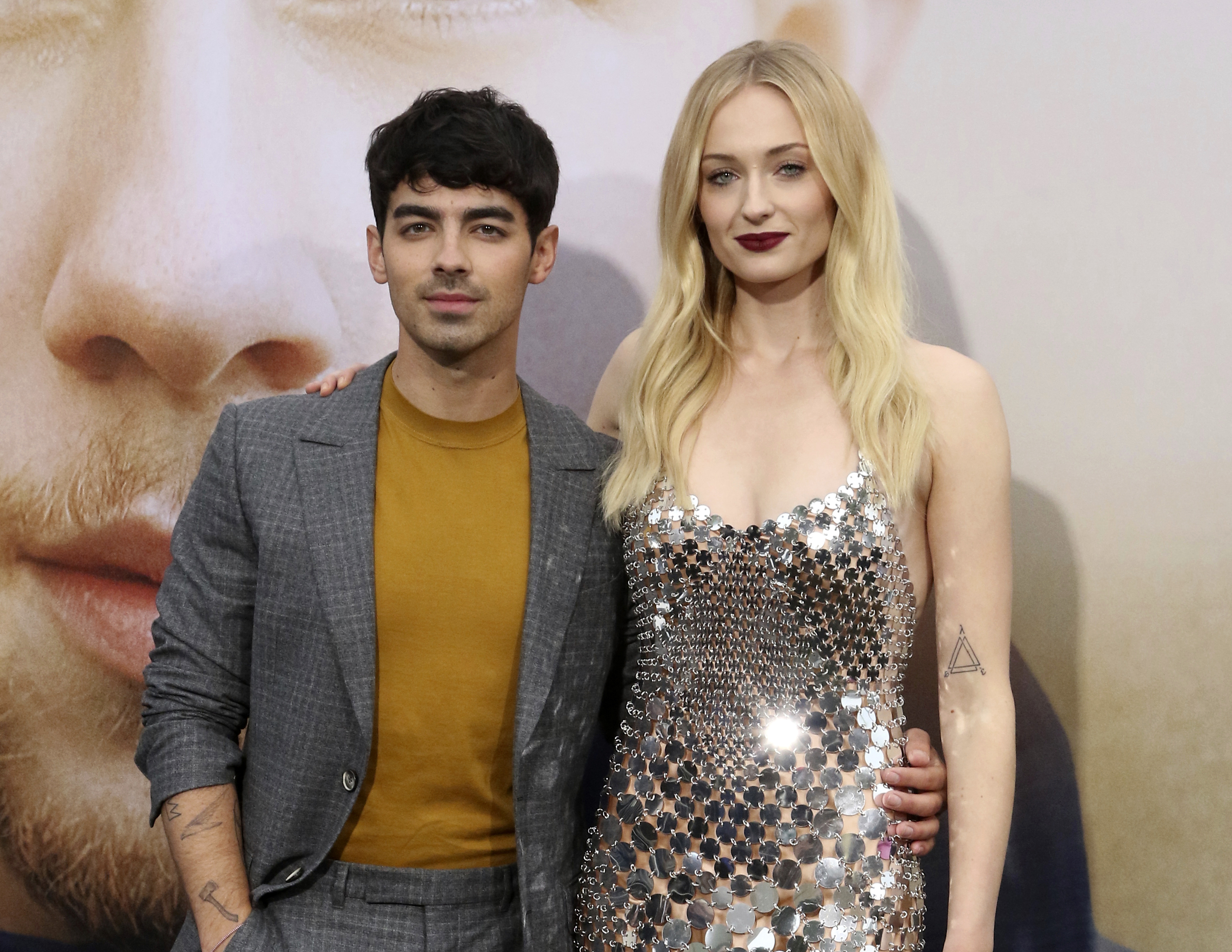 Joe Jonas And The Couple's Argument: A Hilarious Turn Of Events Joe Jonas And The Couple's Argument: A Hilarious Turn Of Events
