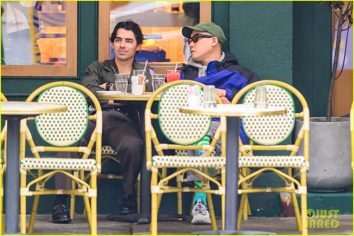 Joe Jonas And The Couple's Unexpected Argument Joe Jonas And The Couple's Unexpected Argument
