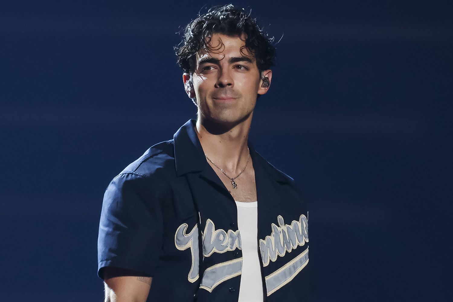 Joe Jonas: His Response To A Couple's Public Dispute Joe Jonas: His Response To A Couple's Public Dispute