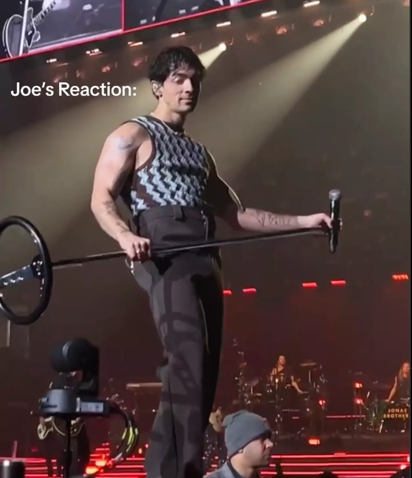 Joe Jonas's Reaction To A Couple Arguing About Him Joe Jonas's Reaction To A Couple Arguing About Him