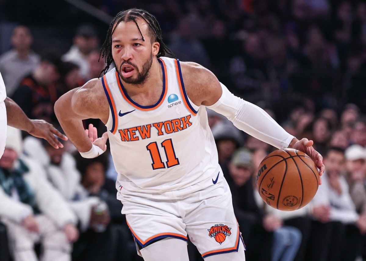 Knicks Fan's Petition: Replacing Lady Liberty With Jalen Brunson Knicks Fan's Petition: Replacing Lady Liberty With Jalen Brunson
