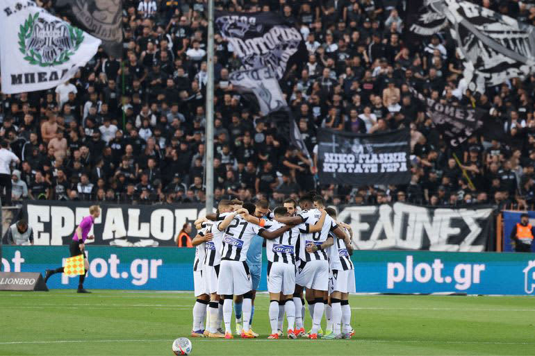 Κρουζ Αζούλ Στον Τελικό Champions League Χάρη Στον Γιακουμάκη Κρουζ Αζούλ Στον Τελικό Champions League Χάρη Στον Γιακουμάκη