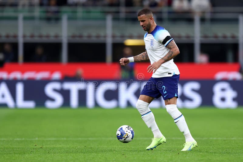 Kyle Walker: Milan Night Out With Mystery Brunettes After Wife's Return