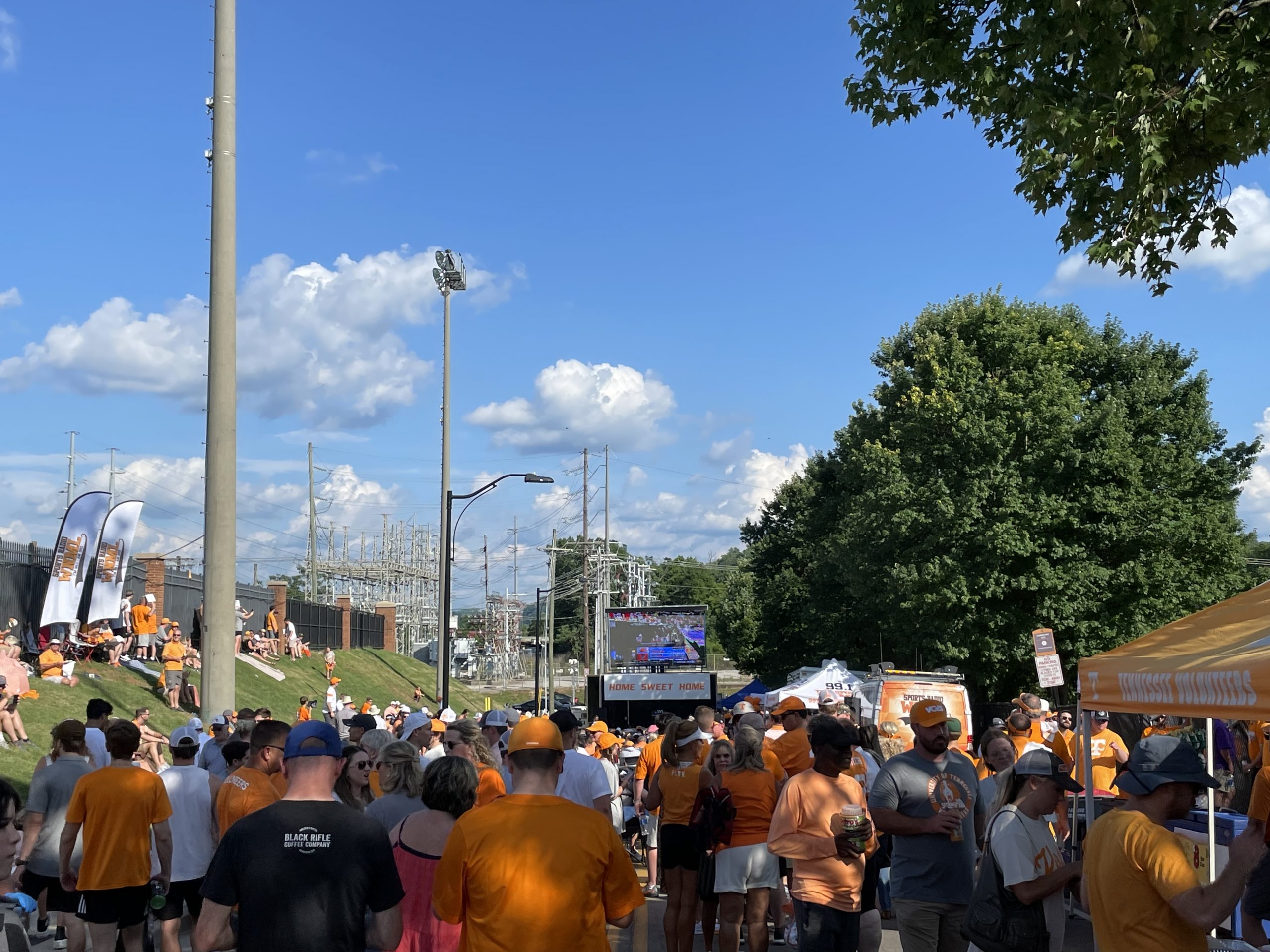 Late-Inning Rally Propels Tennessee To Victory Over LSU, Series Tied 1-1 Late-Inning Rally Propels Tennessee To Victory Over LSU, Series Tied 1-1