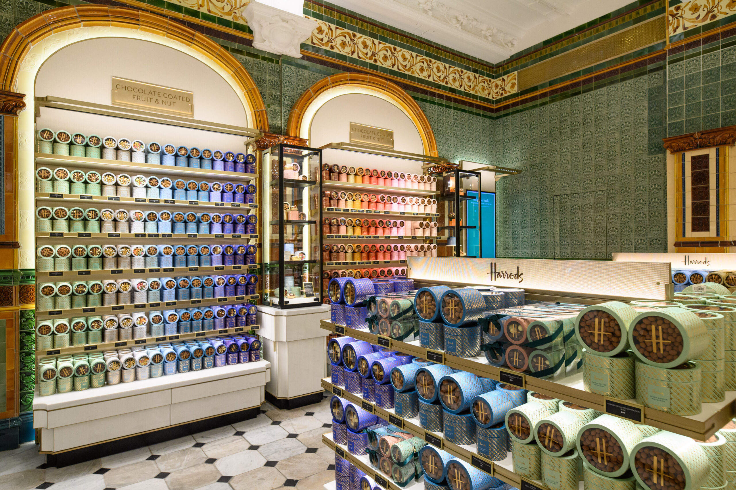 Lindt's New Chocolate Shop: A Central London Destination Lindt's New Chocolate Shop: A Central London Destination
