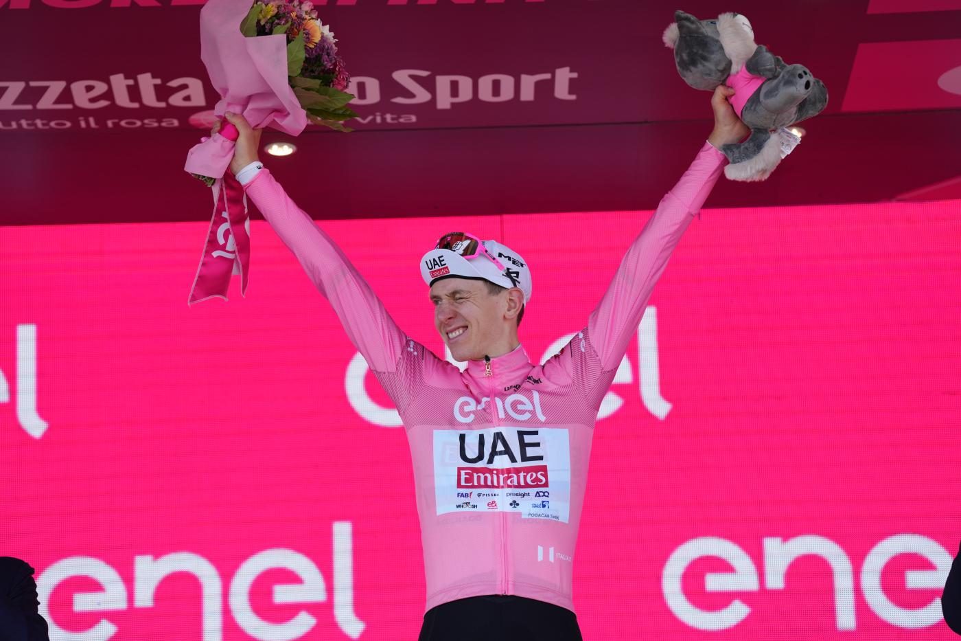 Live Giro D'Italia: Men's Race Coverage Live Giro D'Italia: Men's Race Coverage