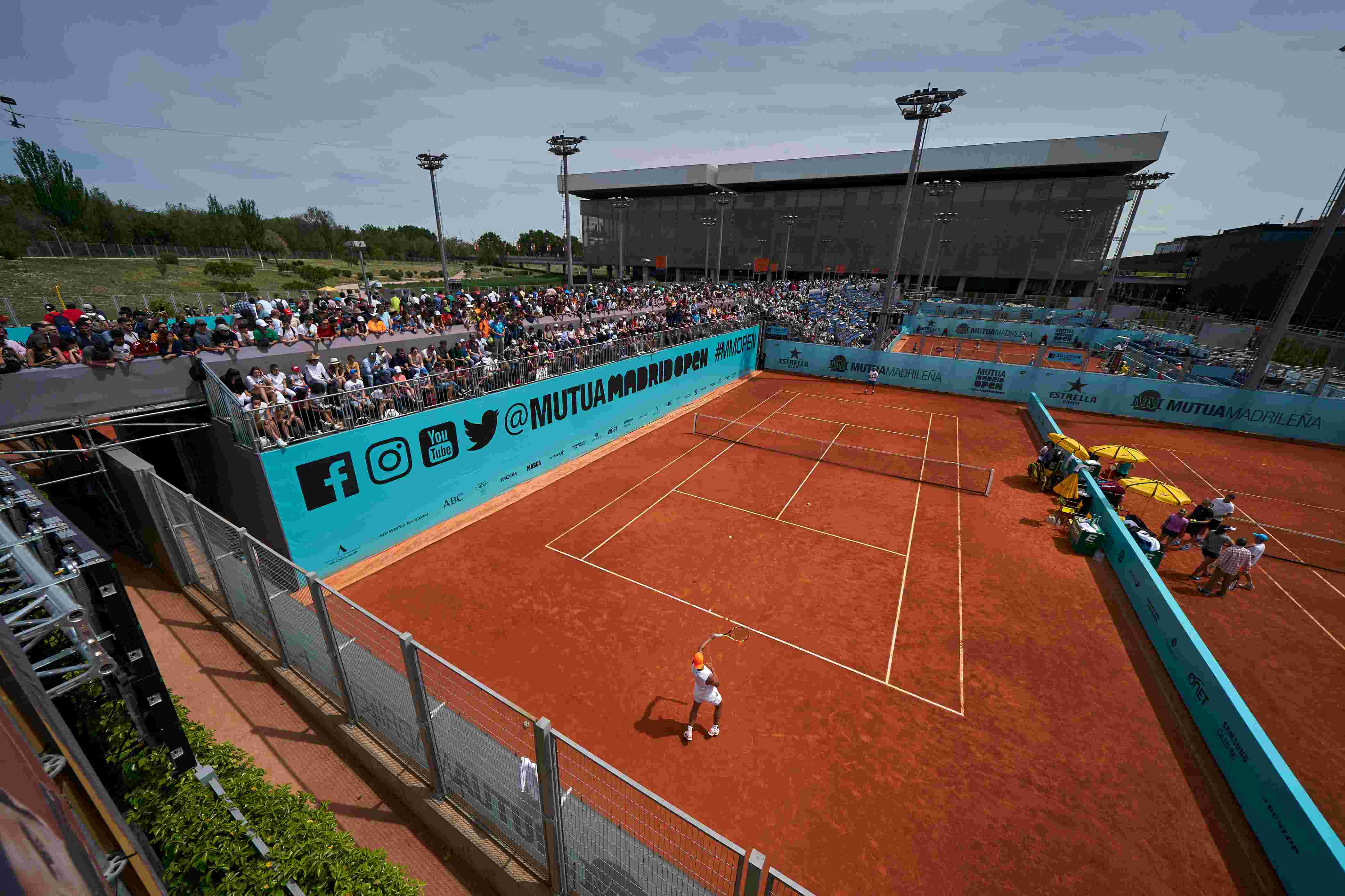 Madrid Open: De Minaur's Early Exit, Świątek's Dominant Win Over Keys Madrid Open: De Minaur's Early Exit, Świątek's Dominant Win Over Keys