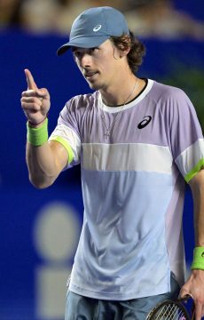 Madrid Open Update: De Minaur's Early Exit And Świątek's Dominant Win Madrid Open Update: De Minaur's Early Exit And Świątek's Dominant Win
