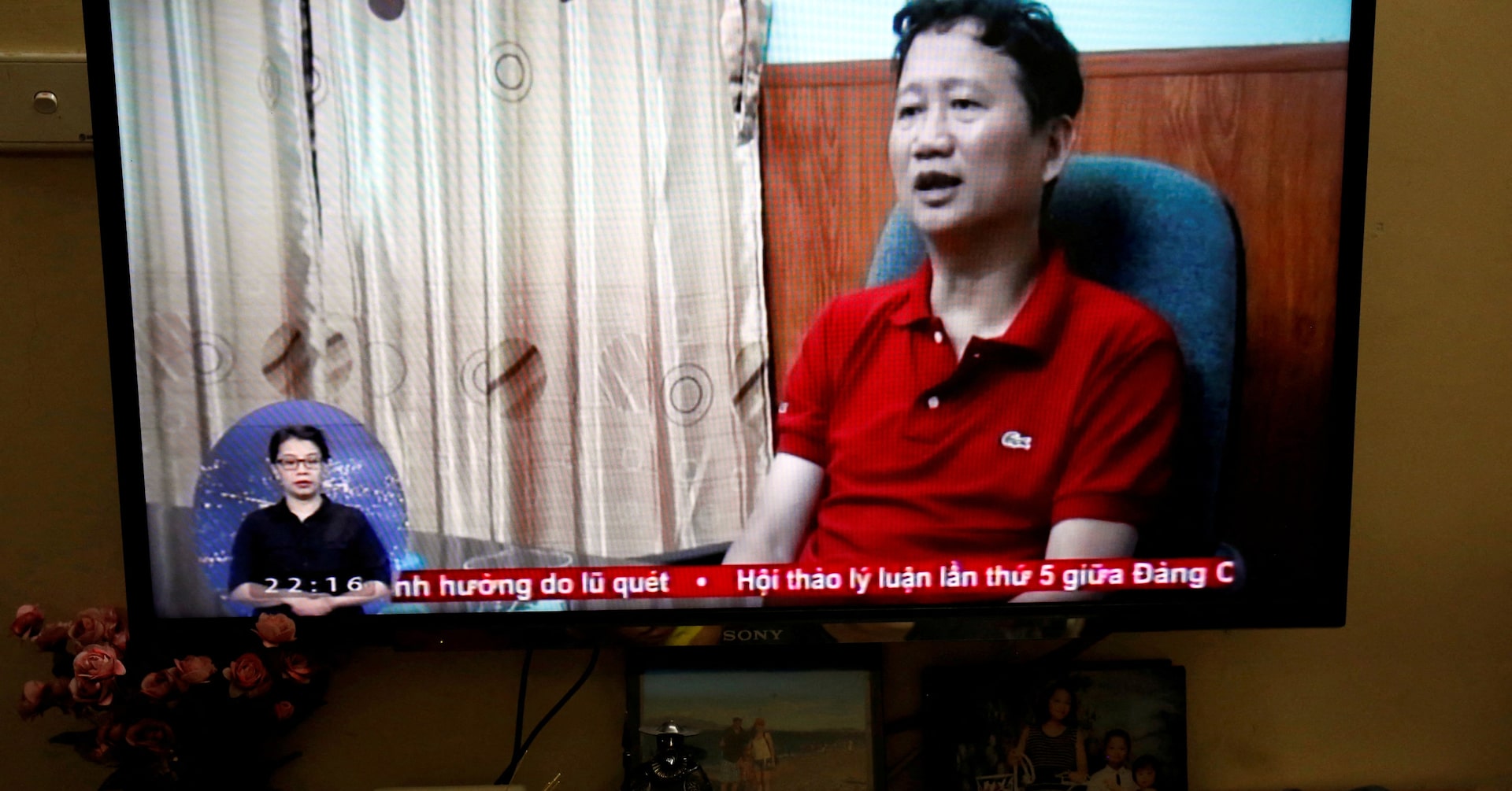 Man Detained For Damaging Ancient Vietnamese Throne Man Detained For Damaging Ancient Vietnamese Throne