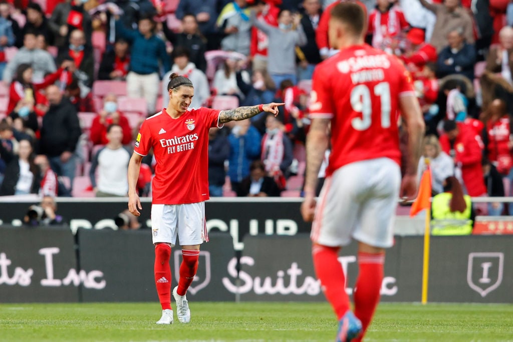 Manchester United's Pursuit Of Top Free Agent Intensifies Manchester United's Pursuit Of Top Free Agent Intensifies
