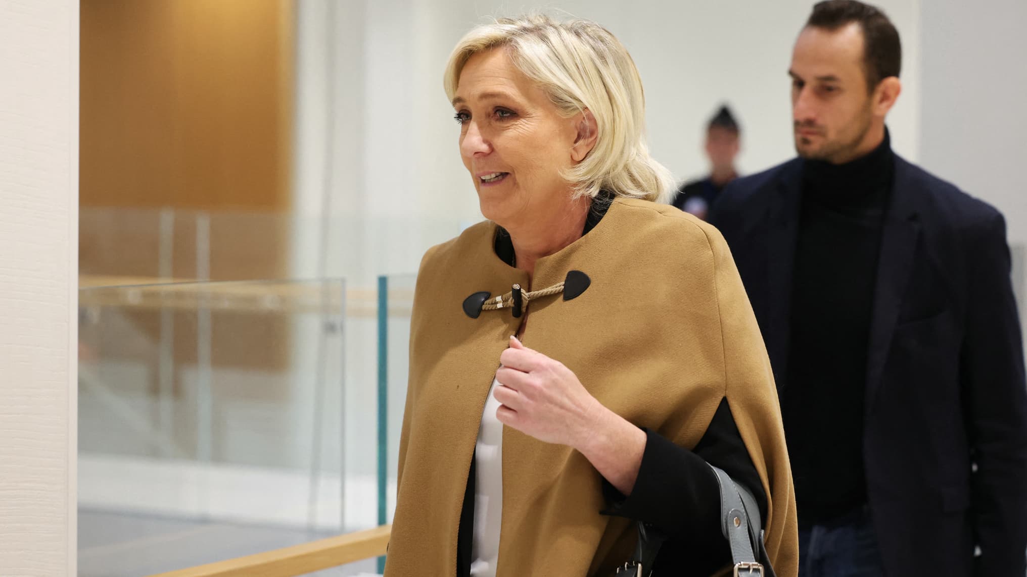 Marine Le Pen Condamnée : 5 Ans D'Inéligibilité Et Les Réactions Politiques Marine Le Pen Condamnée : 5 Ans D'Inéligibilité Et Les Réactions Politiques
