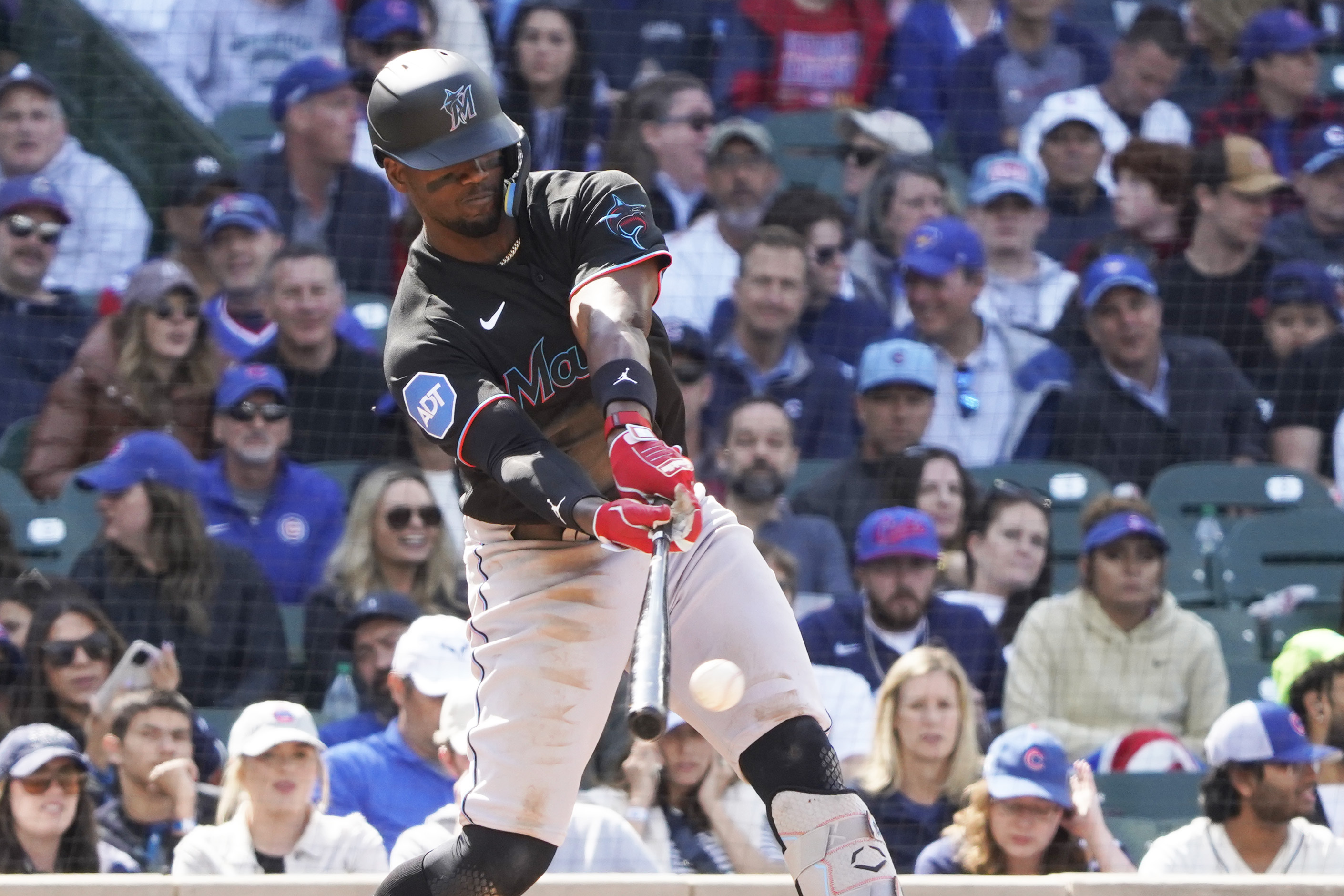 Marlins Defeat Cubs 3-1 Behind Stowers' Two Home Runs And Weathers' Strong Pitching Marlins Defeat Cubs 3-1 Behind Stowers' Two Home Runs And Weathers' Strong Pitching