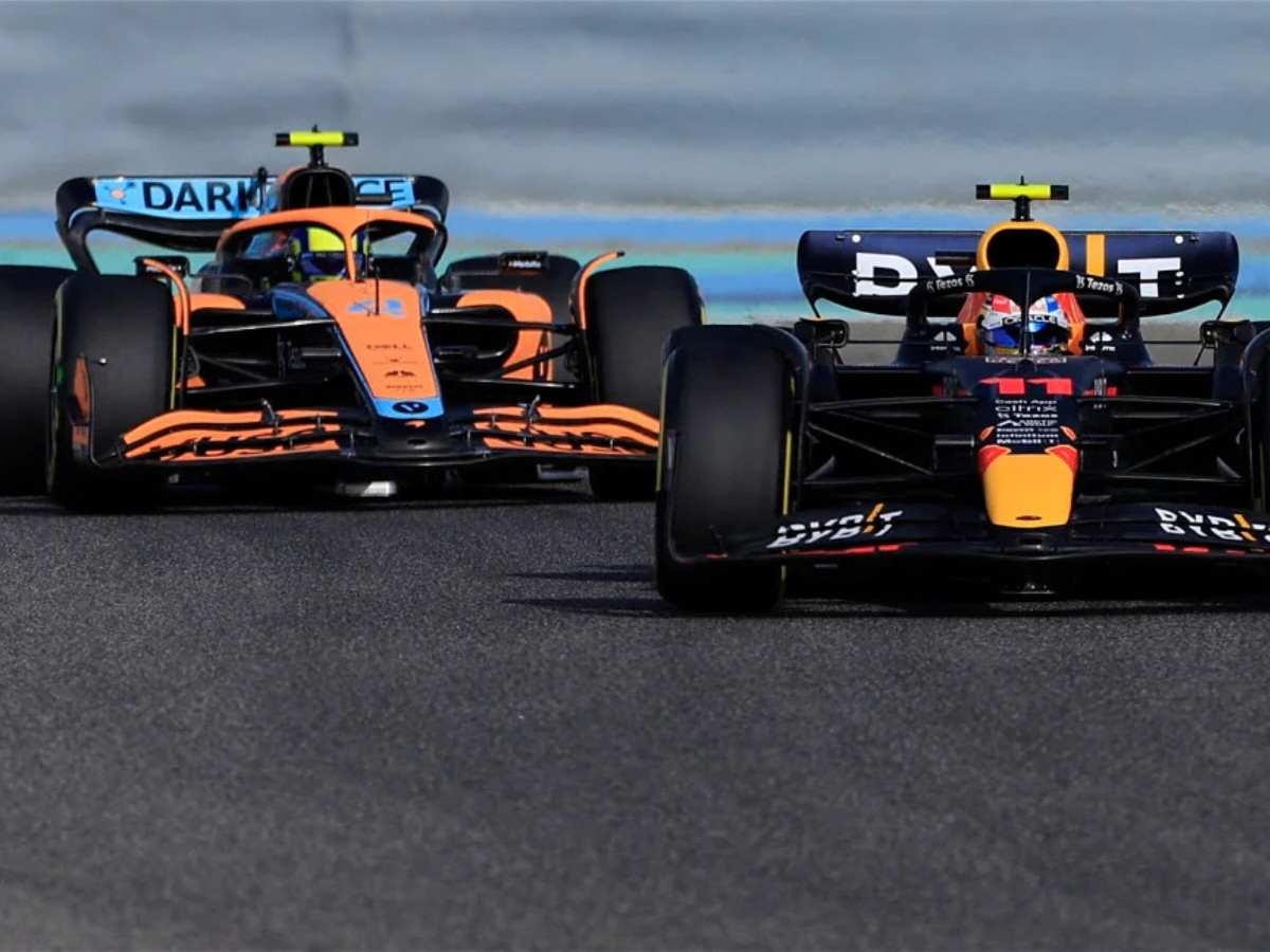 McLaren's F1 Dominance: Setting The Pace In [Year]
