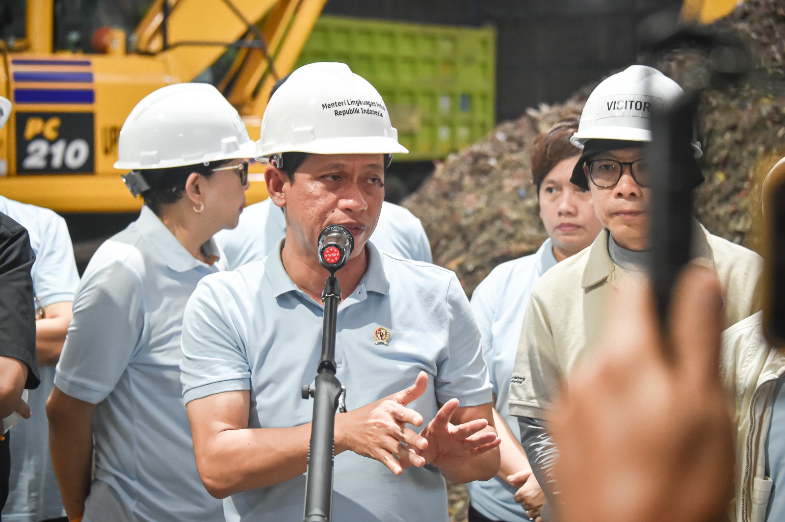 Menteri Hanif Faisol Dorong Daerah Lain Tiru Sukses Pengelolaan Sampah Bali Menteri Hanif Faisol Dorong Daerah Lain Tiru Sukses Pengelolaan Sampah Bali