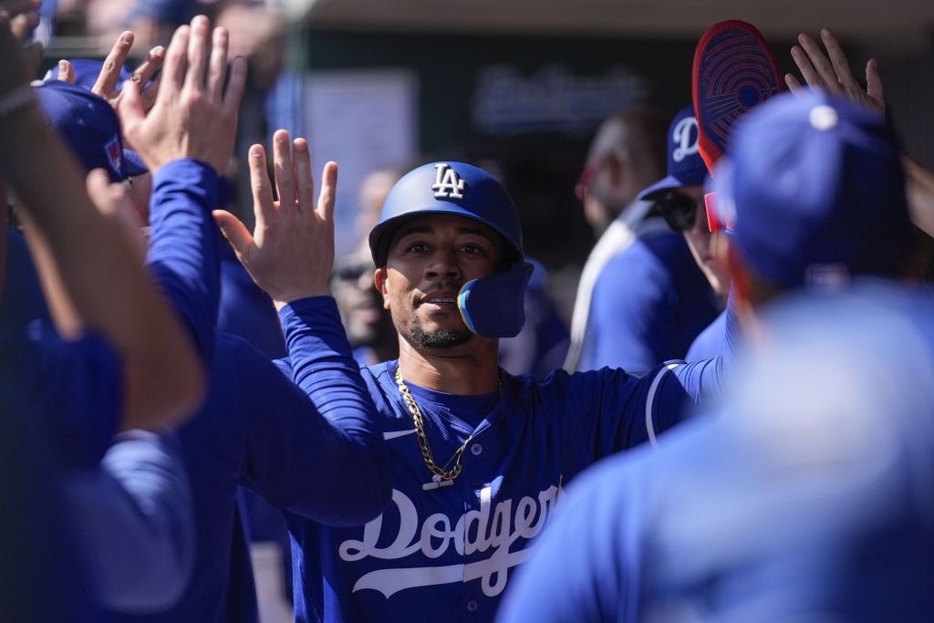 MLB:大谷翔平送保時捷,總教練的反應令人噴笑 MLB:大谷翔平送保時捷,總教練的反應令人噴笑