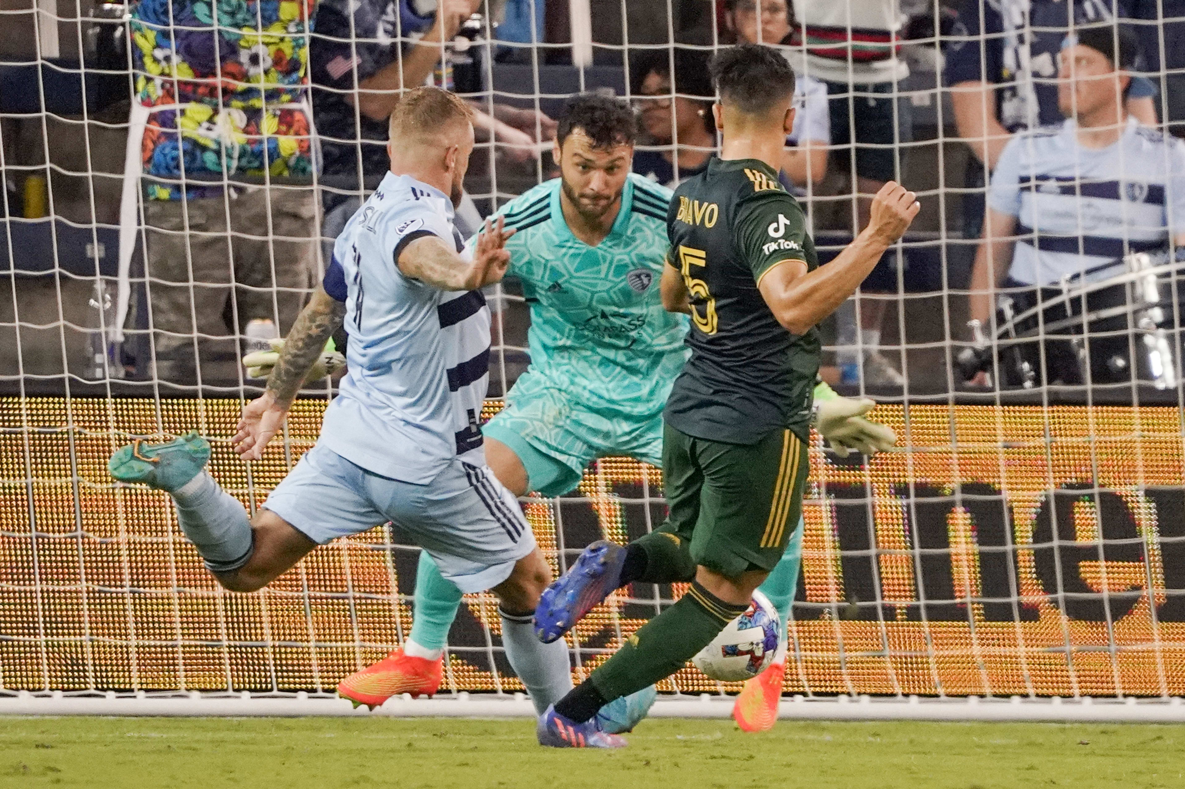 Mora's Goal Not Enough: Timbers Fall To Earthquakes 4-1 Mora's Goal Not Enough: Timbers Fall To Earthquakes 4-1