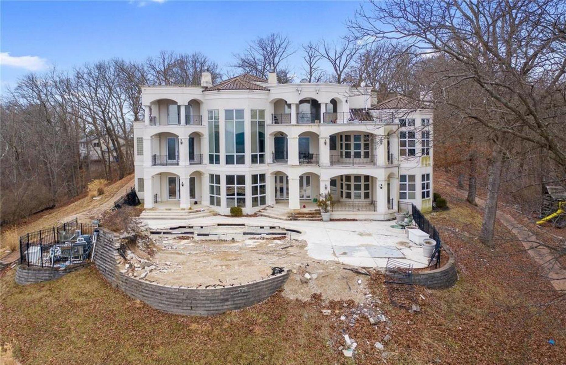 MTV Cribs: Exploring The Luxurious Mansions Of The Rich And Famous MTV Cribs: Exploring The Luxurious Mansions Of The Rich And Famous