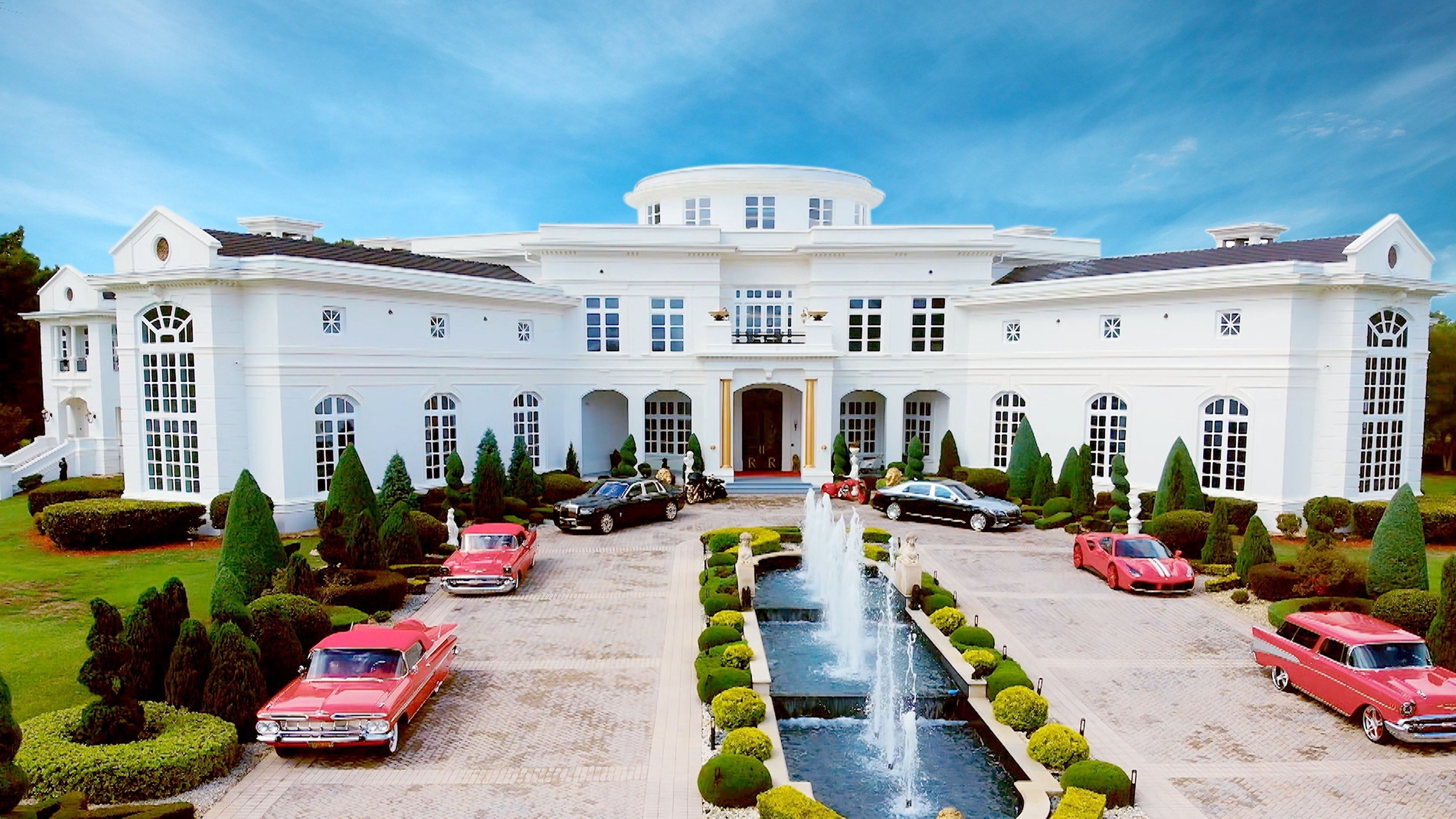 MTV Cribs: The Ultimate Guide To Celebrity Cribs MTV Cribs: The Ultimate Guide To Celebrity Cribs