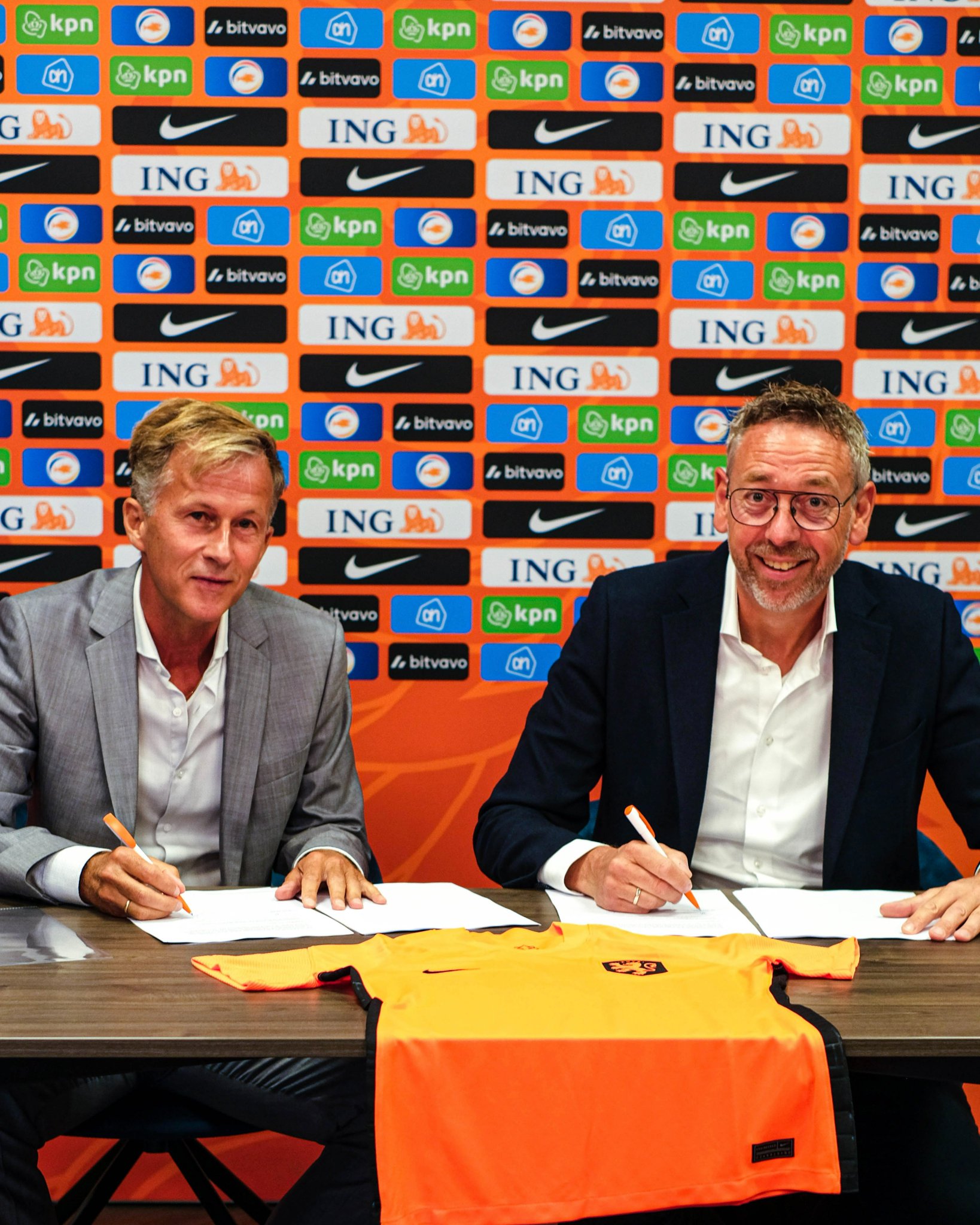 Nieuwe Bondscoach? KNVB In Gesprek Over Contractverlenging Nieuwe Bondscoach? KNVB In Gesprek Over Contractverlenging