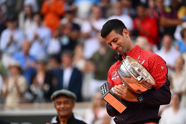 Novak Djokovic: Teniste Tarihe Geçen Bir Başarı Novak Djokovic: Teniste Tarihe Geçen Bir Başarı