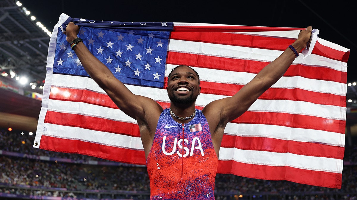 Olympic Legend Michael Johnson: Tyreek Hill Vs. Noah Lyles Isn't A Fair Race Olympic Legend Michael Johnson: Tyreek Hill Vs. Noah Lyles Isn't A Fair Race