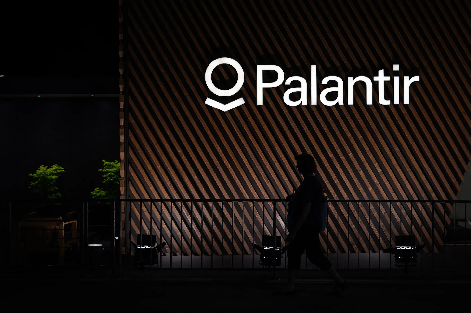 Palantir's NATO Deal: Revolutionizing AI In The Public Sector Palantir's NATO Deal: Revolutionizing AI In The Public Sector