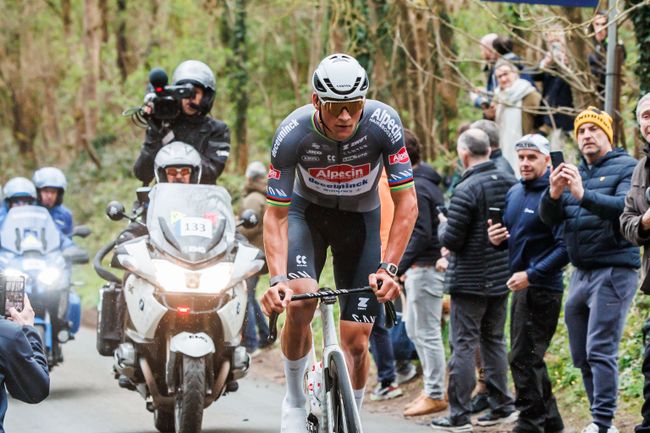 Paris-Roubaix: Police Apprehend Spectator Who Threw Bottle At Van Der Poel