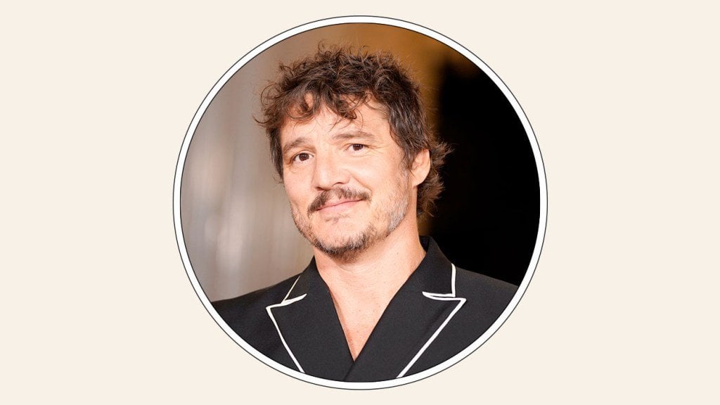 Pedro Pascal's Colorful Fantasy Role Takes The Internet By Storm Pedro Pascal's Colorful Fantasy Role Takes The Internet By Storm