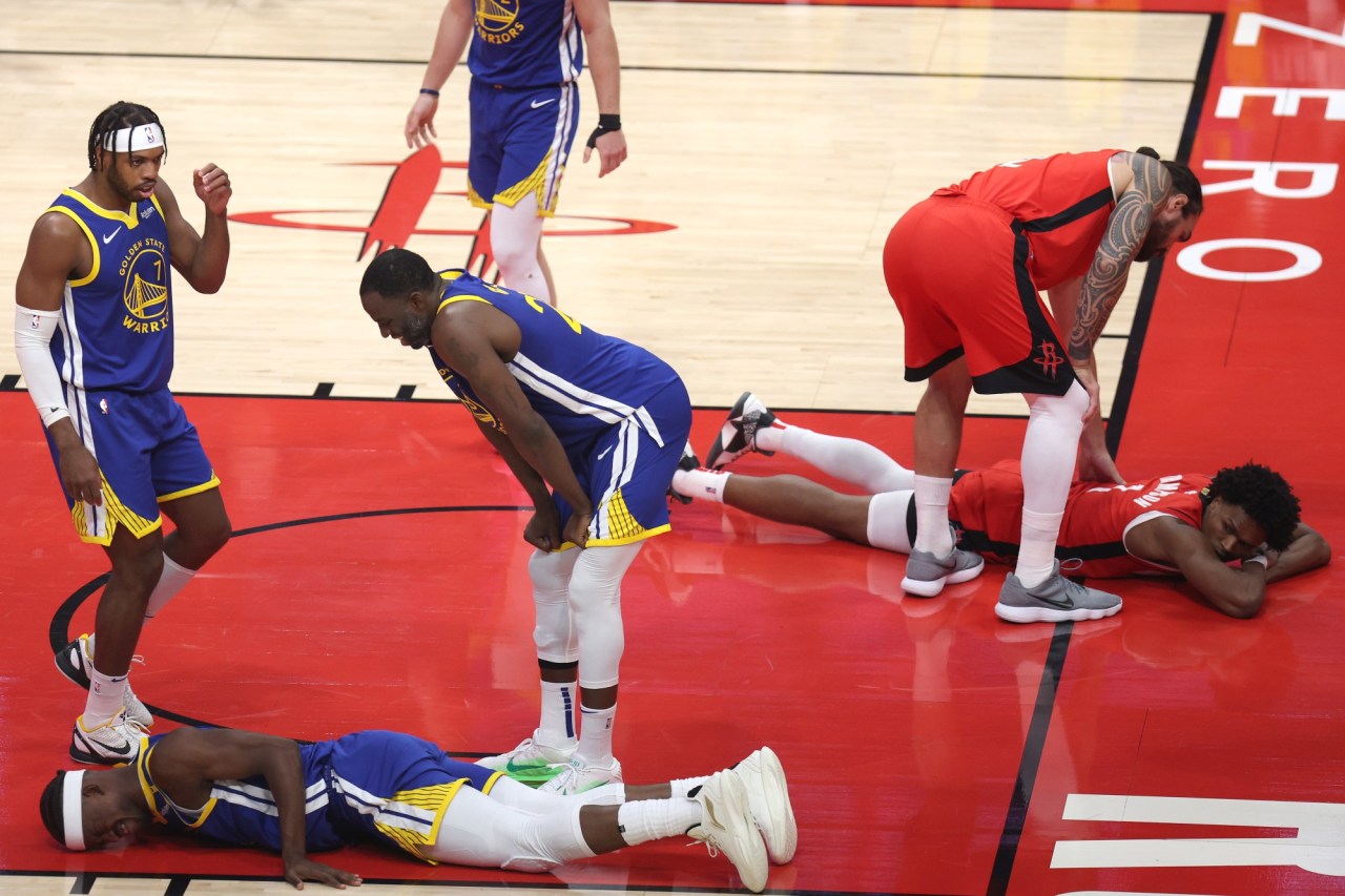 Pelvic Contusion Sidelines Jimmy Butler: Impact On Heat's Playoff Push Pelvic Contusion Sidelines Jimmy Butler: Impact On Heat's Playoff Push