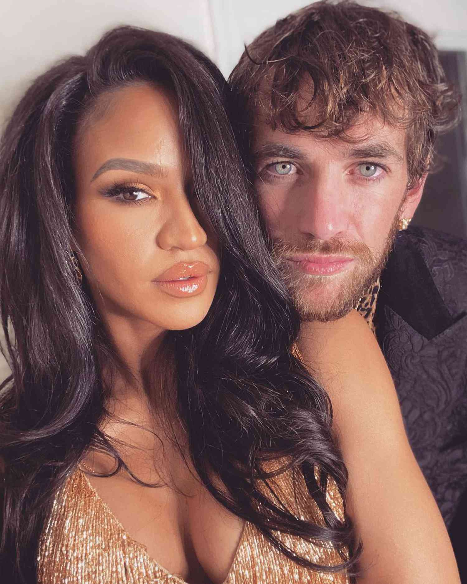 Photo Gallery: Cassie And Alex Fine At The MobLand Premiere Photo Gallery: Cassie And Alex Fine At The MobLand Premiere