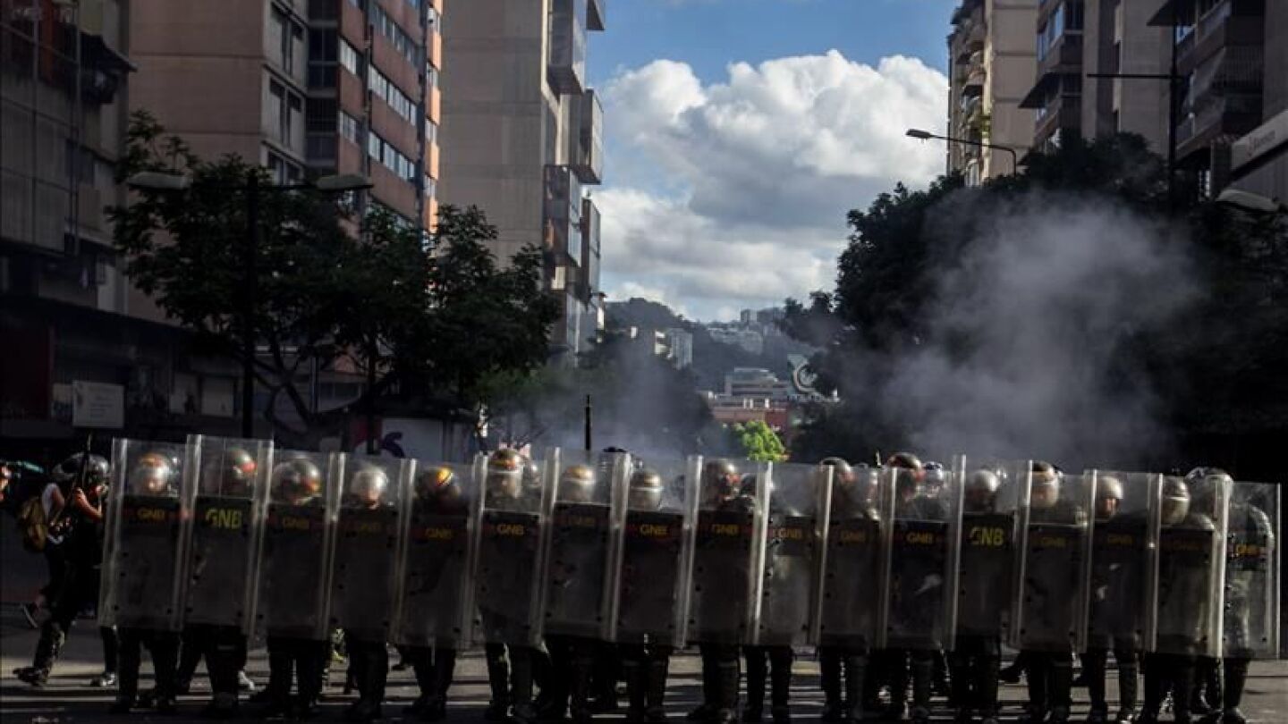 Policía Nacional Despliega Operativo De Seguridad En El CNE De Caracas Policía Nacional Despliega Operativo De Seguridad En El CNE De Caracas
