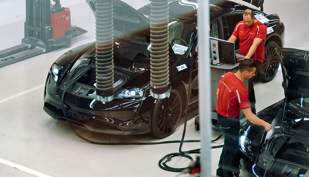 Porsche Atidarė Naują Elektromobilių Įkrovimo Stotelę Europoje Porsche Atidarė Naują Elektromobilių Įkrovimo Stotelę Europoje