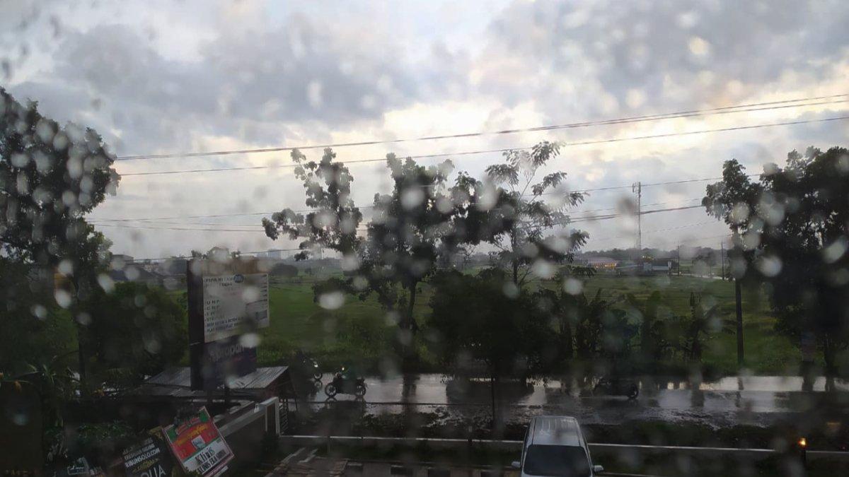 Prakiraan Cuaca Jawa Tengah 24 April 2024: Antisipasi Hujan Sore Hari Prakiraan Cuaca Jawa Tengah 24 April 2024: Antisipasi Hujan Sore Hari